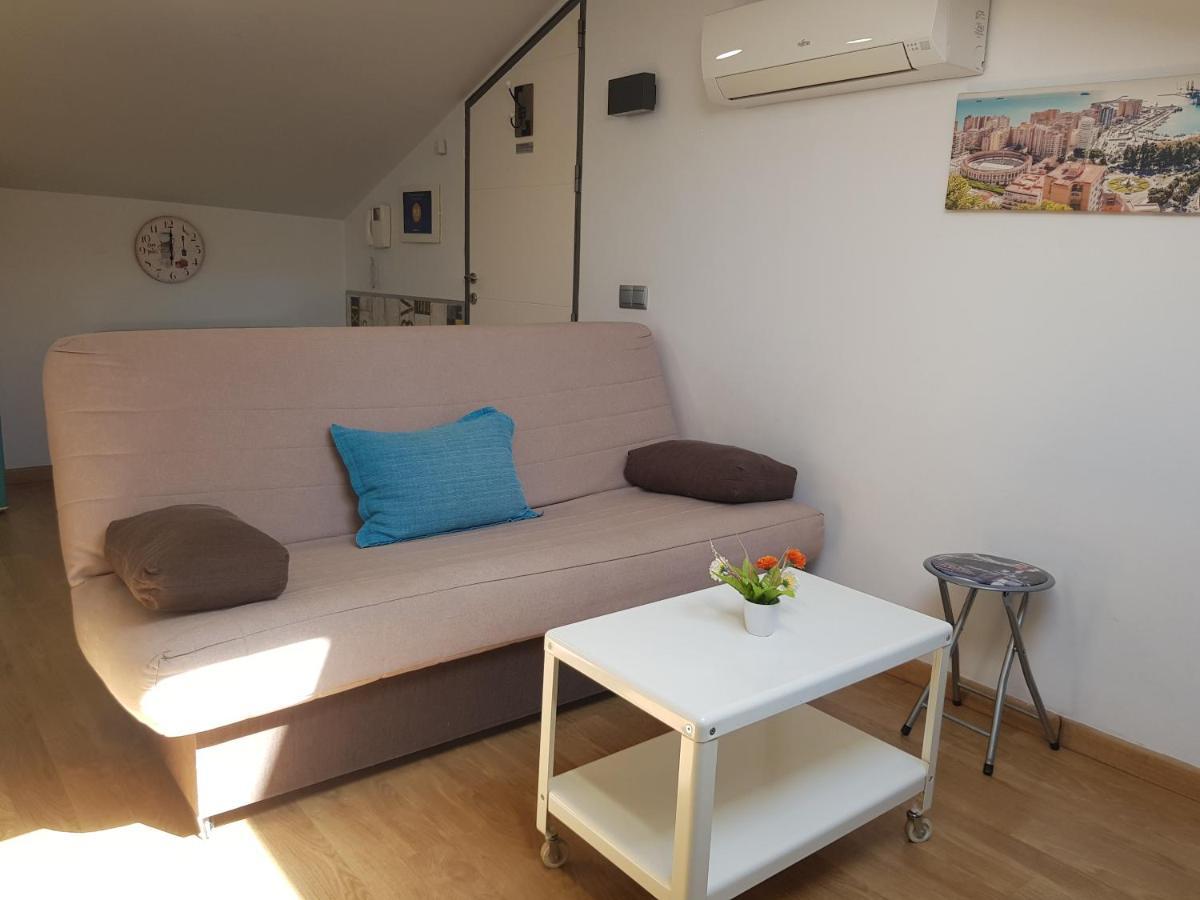 Apartamentos Momas La Casa De Mama Малага Екстериор снимка