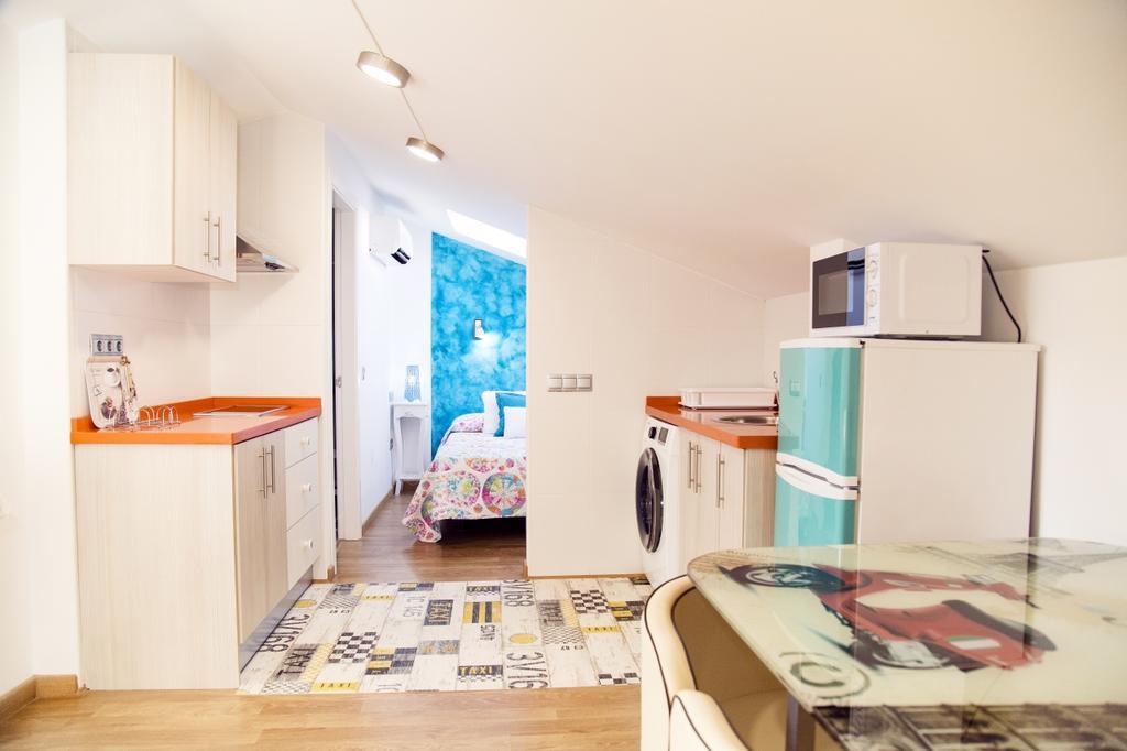Apartamentos Momas La Casa De Mama Малага Екстериор снимка
