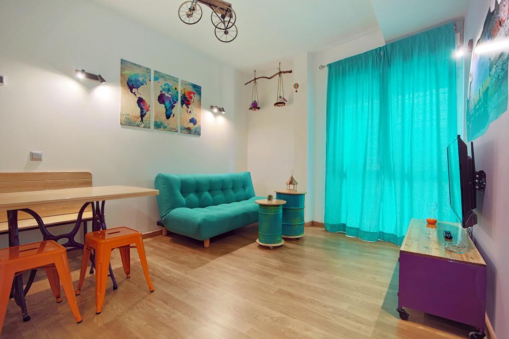 Apartamentos Momas La Casa De Mama Малага Екстериор снимка
