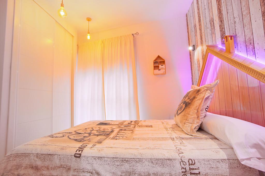 Apartamentos Momas La Casa De Mama Малага Екстериор снимка