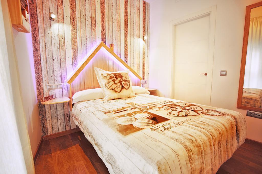 Apartamentos Momas La Casa De Mama Малага Екстериор снимка