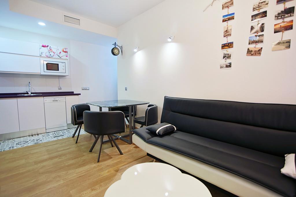 Apartamentos Momas La Casa De Mama Малага Екстериор снимка