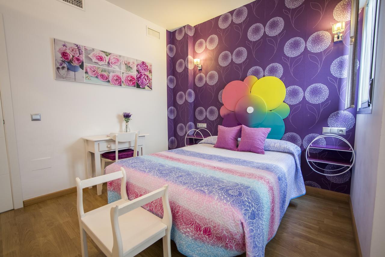 Apartamentos Momas La Casa De Mama Малага Екстериор снимка