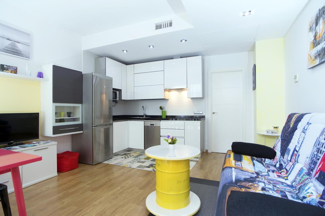 Apartamentos Momas La Casa De Mama Малага Екстериор снимка