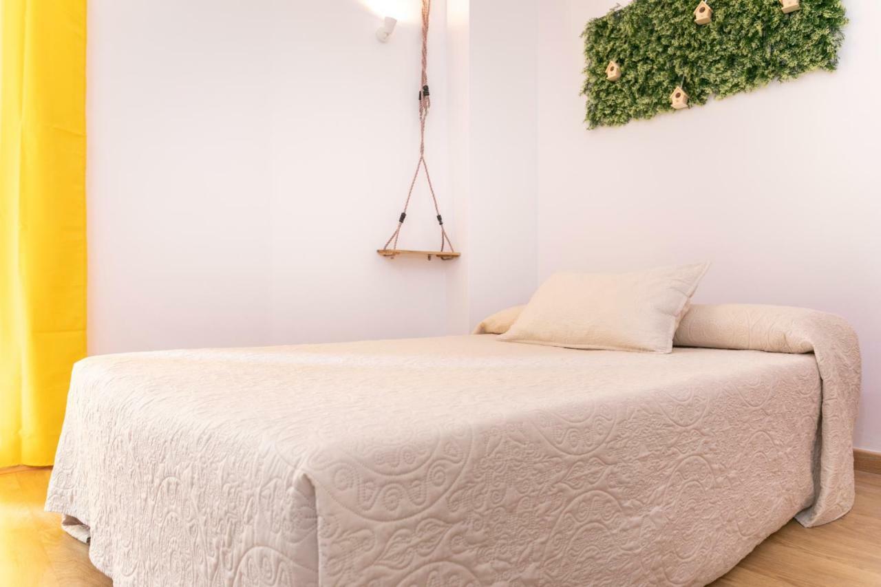 Apartamentos Momas La Casa De Mama Малага Екстериор снимка
