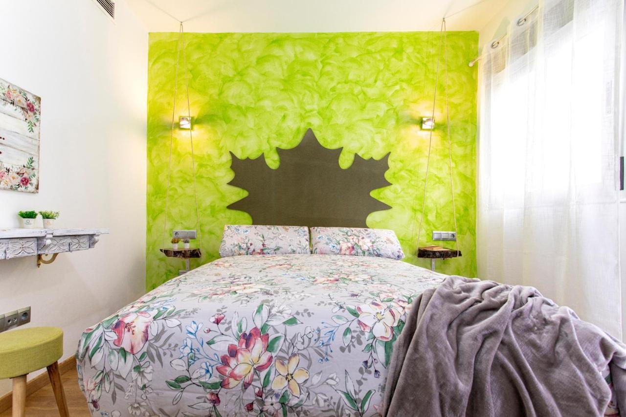 Apartamentos Momas La Casa De Mama Малага Екстериор снимка