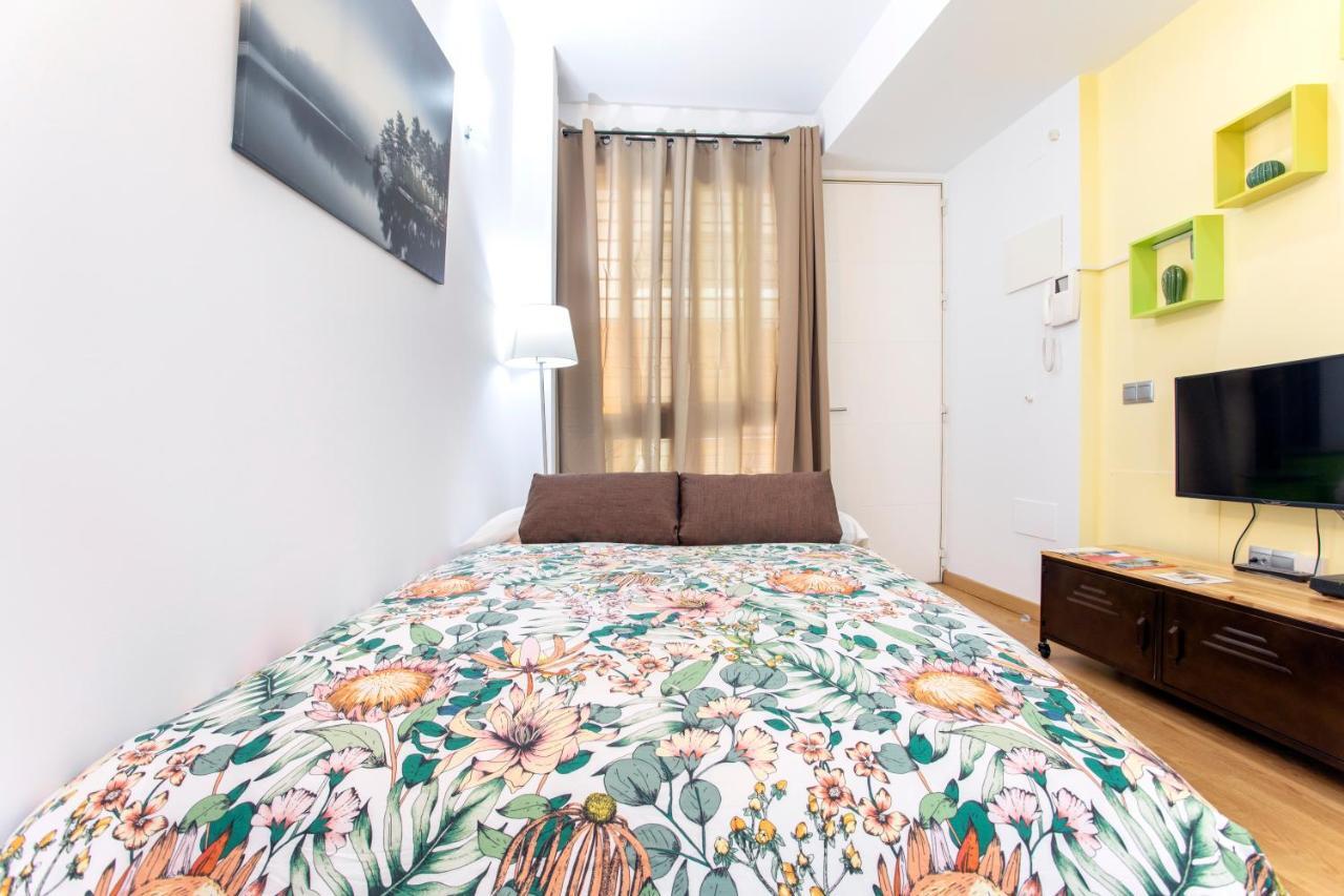 Apartamentos Momas La Casa De Mama Малага Екстериор снимка